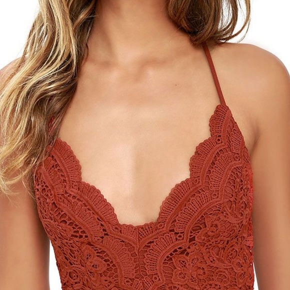 LULUS | RUST RED BACKLESS LACE ROMPER - Picture 4 of 5